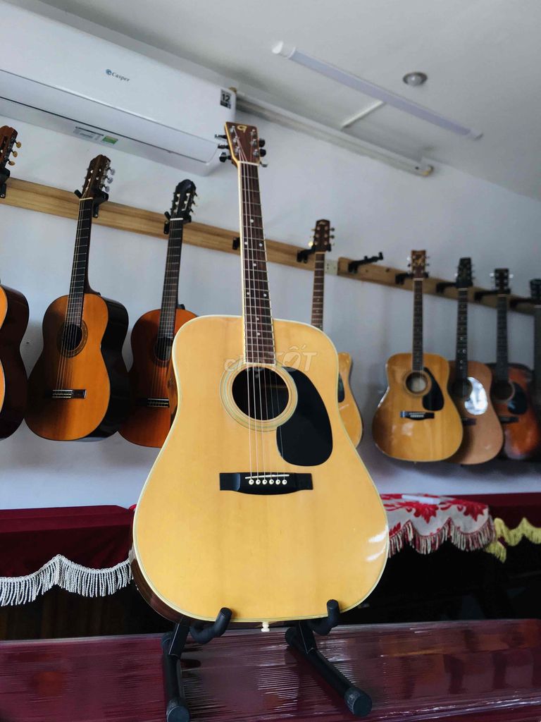 Guitar Acoustic Gilbert SK-30