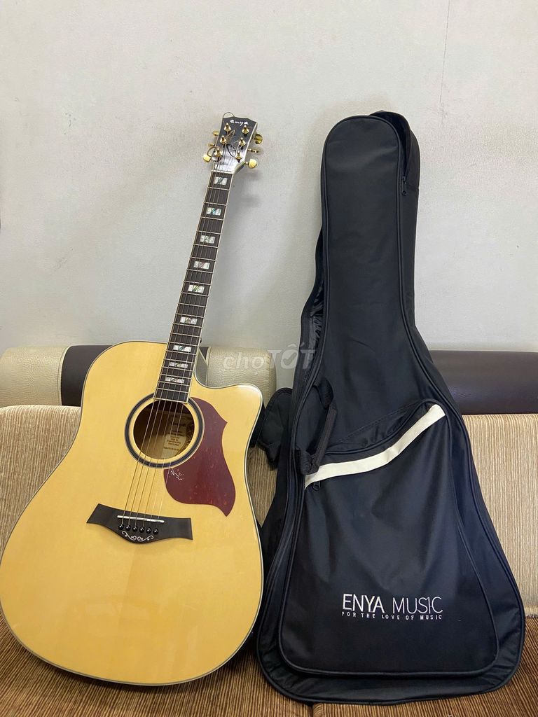 GUITAR ACOUSTIC ENYA ED 18NA + EQ 98%