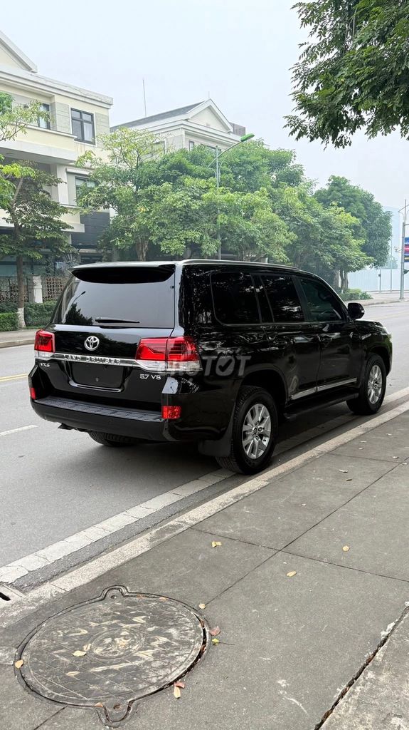 Toyota Land Cruiser 4.6 V8 sản xuất 2020,4 ghế MBS. Mua bán Ô tô tại Quận Bắc Từ Liêm Hà Nội được đăng bởi Mr Hợi  hình 7