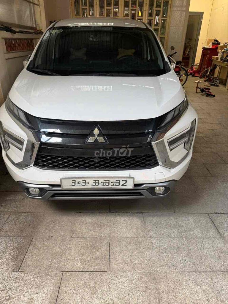 Mitsubishi Xpander 2025 Белый 30 000 км 7 мест выгодно