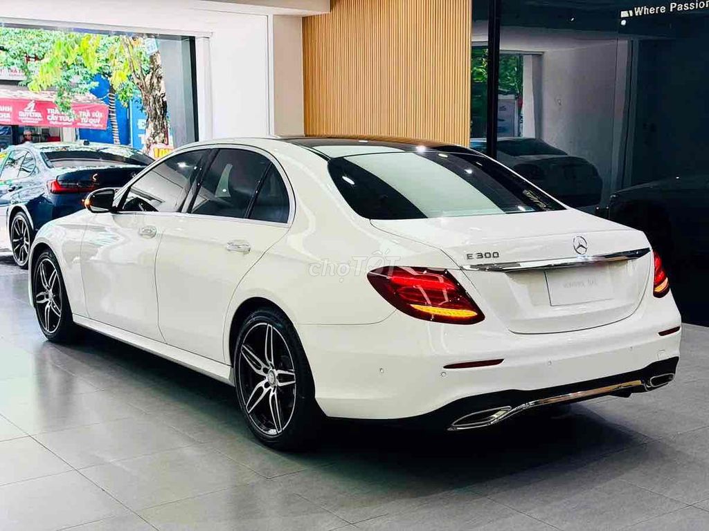 Мерседес E300 AMG W213 модель 2017 года белый 1 владелец