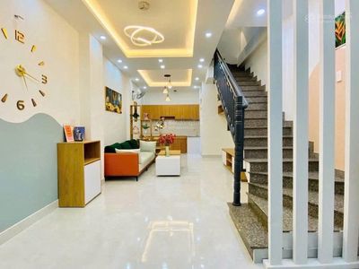 Bán gấp nhà 2 lầu 40m2 Đường số 36 Linh Đông Thủ Đức Giá 2Tỷ350 SHR