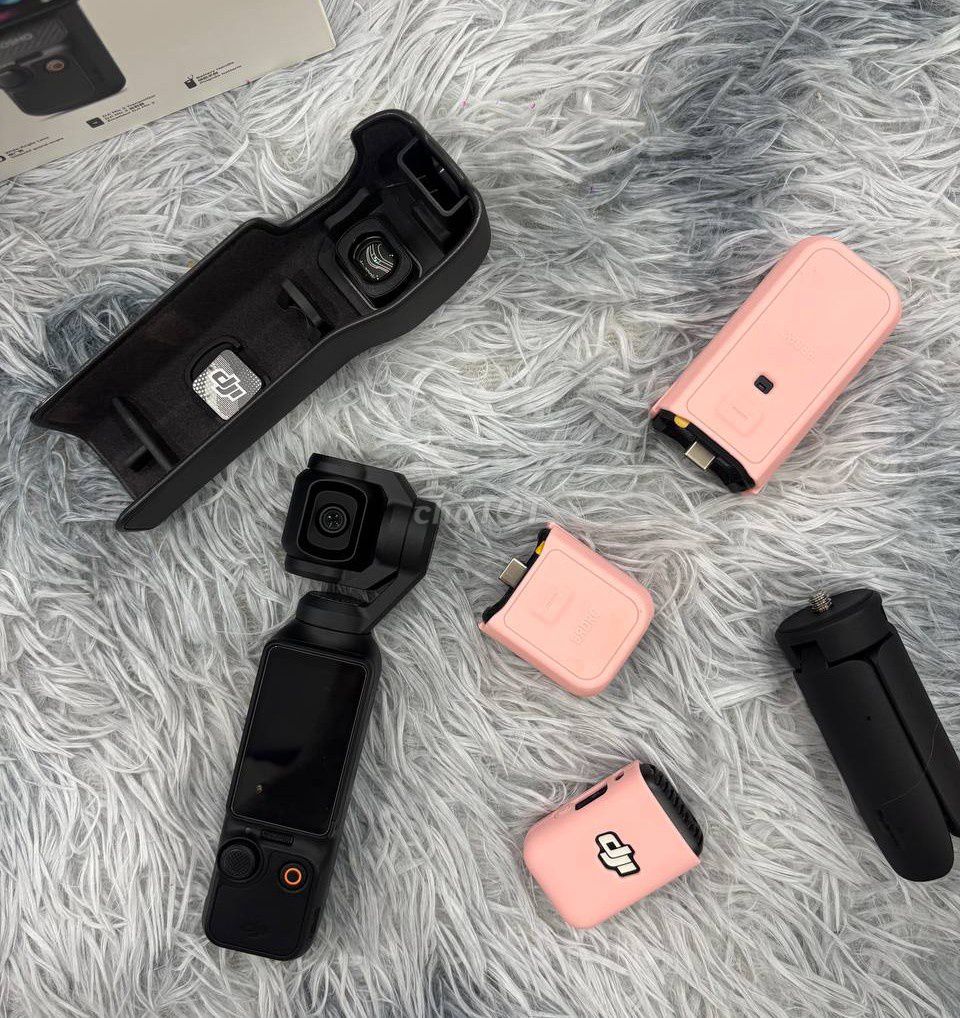 DJI Osmo Pocket 3 Creator Combo Đen 99%. Mua bán Máy ảnh, Máy quay tại Quận 5 Tp Hồ Chí Minh được đăng bởi Kim Ngọc hình 1