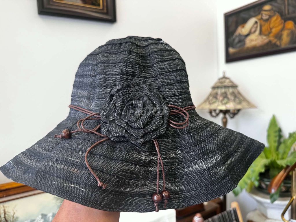 Nón vành nữ Free size Đen 99,9% mới. Mua bán Phụ kiện thời trang khác tại Thành phố Biên Hòa Đồng Nai được đăng bởi Đỗ Liên hình 1