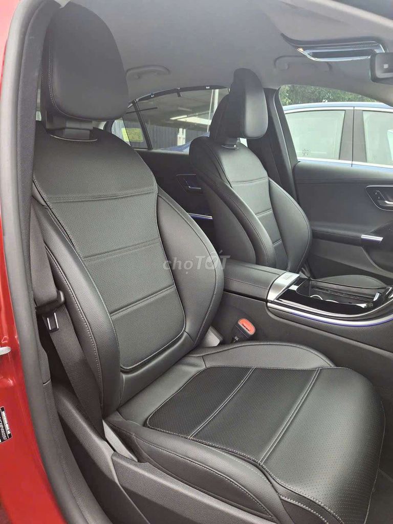 E cần bán Mercedes-Benz C200 Plus V1 sx 2023. Mua bán Ô tô tại Quận Tây Hồ Hà Nội được đăng bởi NGUYỄN TẢO hình 4