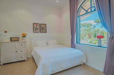 villa đà lạt cần tuyển 2 buồng phòng