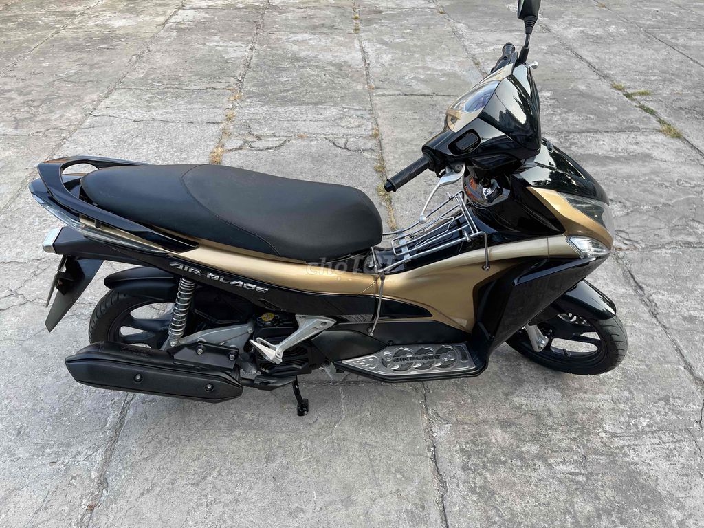 air blade 2012 xe đẹp 99% máy zin cực ngon. Mua bán Xe máy tại Thành phố Mỹ Tho Tiền Giang được đăng bởi Cầm Đồ Xe Máy thanh lý xe các loại hình 2
