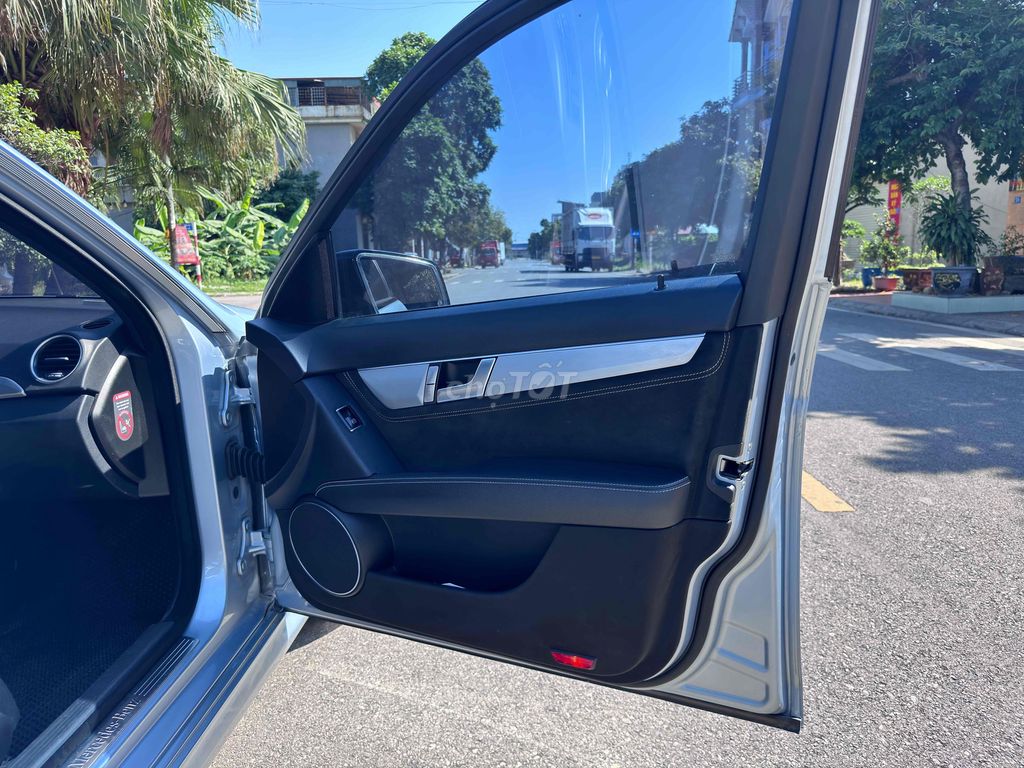 E cần bán Mercedes C200 Edition sx 2013 máy 1.8. Mua bán Ô tô tại Thị xã Kinh Môn Hải Dương được đăng bởi Dũng BMW hình 10