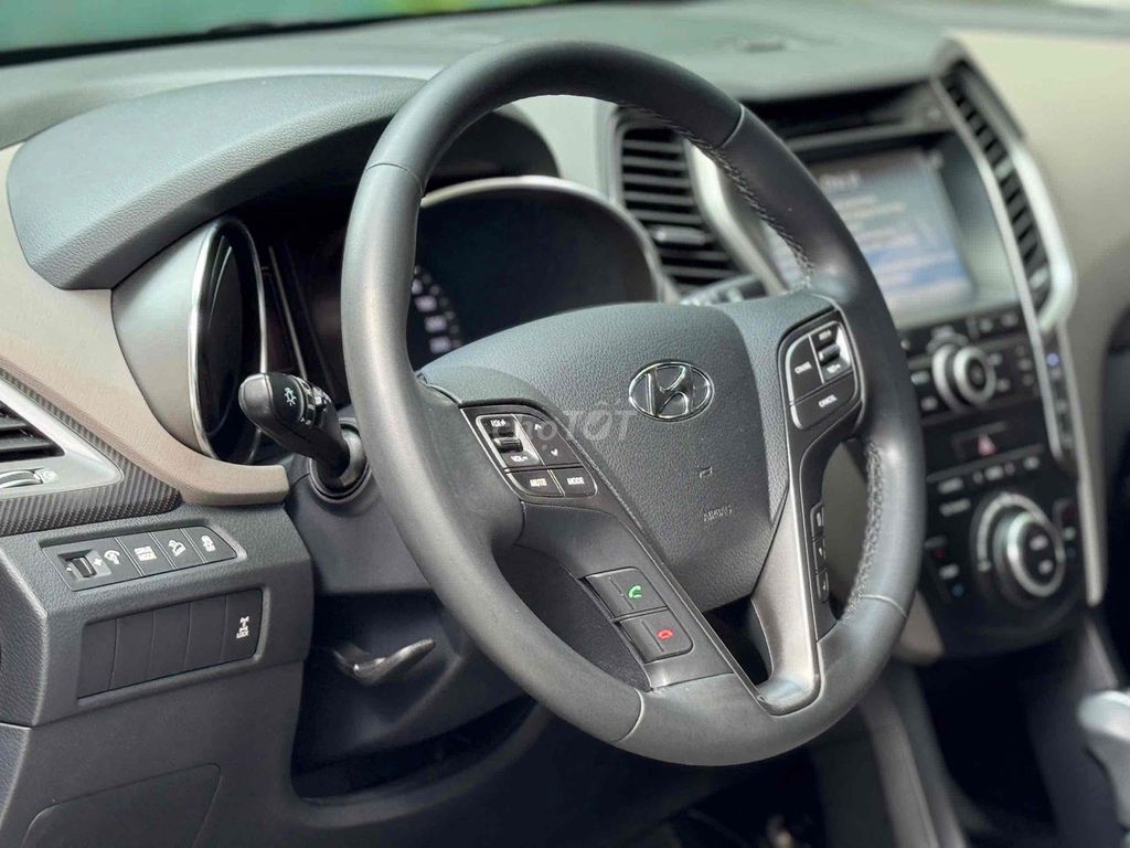 Hyundai Santa Fe 2017 2.4 AT 4 WD - 80000 km. Mua bán Ô tô tại Quận Long Biên Hà Nội được đăng bởi Bùi Đình Thông hình 7