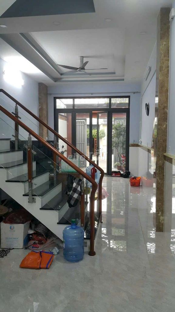 Cho thuê phòng CHDV,Mặt tiền Đ.Tân Chánh Hiệp 8,DT: 4 x 8 (32m2)