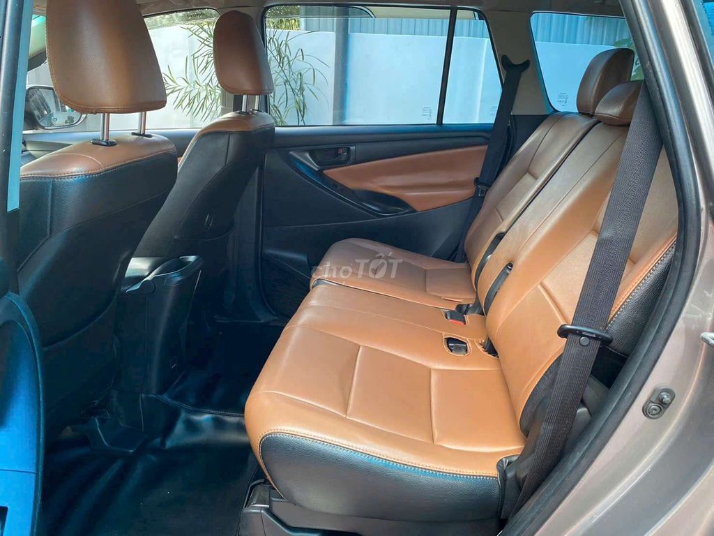 Innova 2017 2.0E - 104000 km. Mua bán Ô tô tại Thành phố Buôn Ma Thuột Đắk Lắk được đăng bởi Thủy Nguyễn hình 4