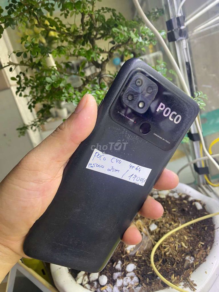 Poco C40 r4+64 pin5000 zin cũ trầy Thanh lý 3+4