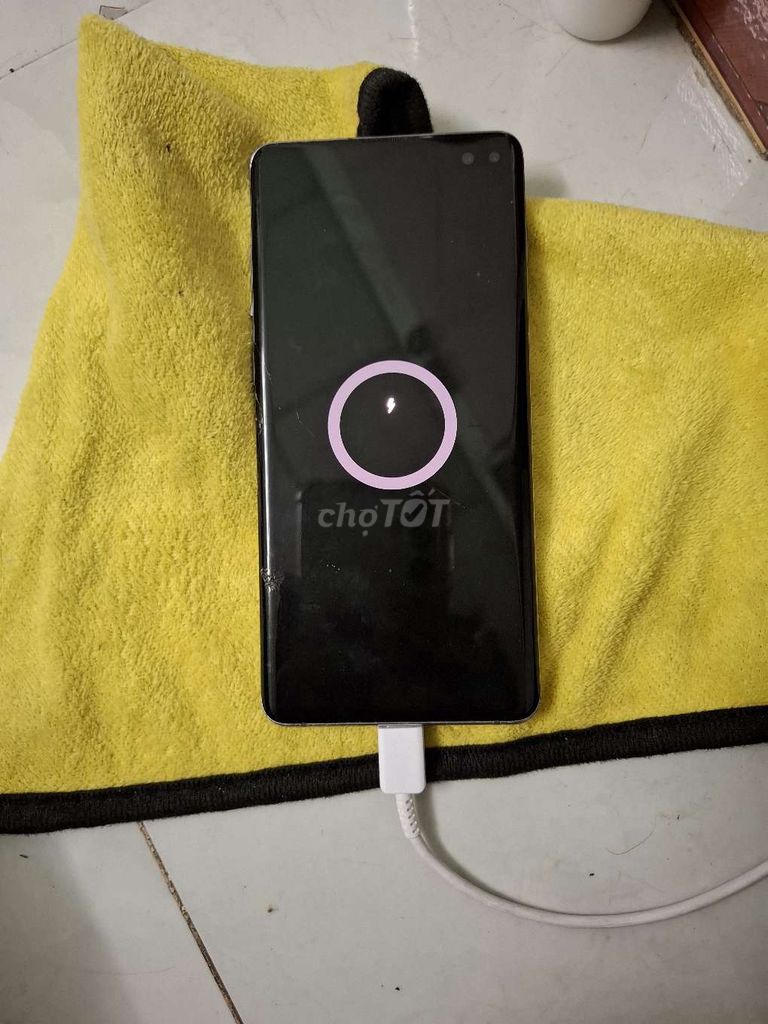 Samsung Galaxy S10 Plus Đen Hư hỏng. Mua bán Điện thoại tại Huyện Hóc Môn Tp Hồ Chí Minh được đăng bởi Anh kha hình 1