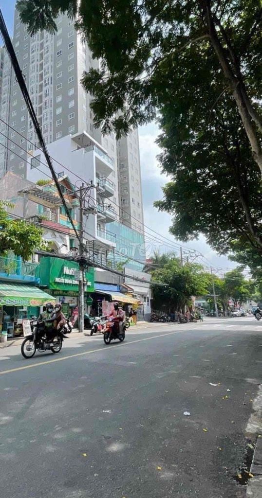 KÈO THƠM TÔN ĐẢN DÃY TRỌ CHO THUÊ 70 M2 LỘ GIỚI NHÀ RA MẶT TIỀN 30 MÉT