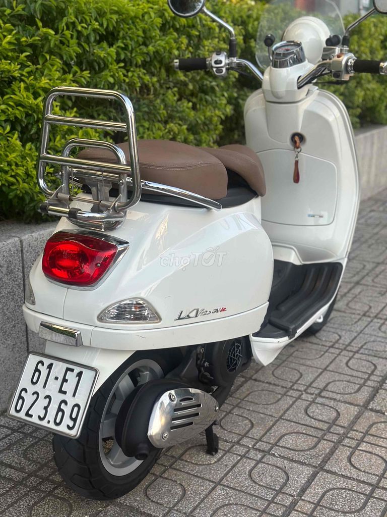 Piaggio LXV 125 3Vie 2015 Trắng. Mua bán Xe máy tại Thành phố Thủ Đức Tp Hồ Chí Minh được đăng bởi Xe Máy Sơn Thủ Đức hình 6