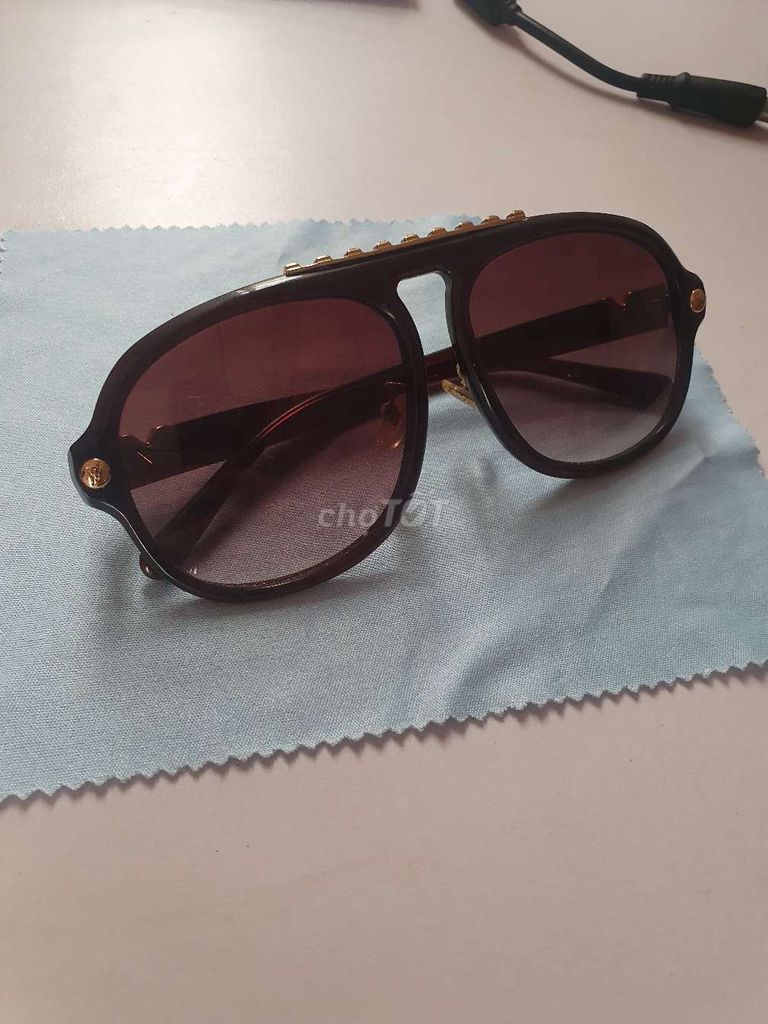 Kính râm LV Nâu. Mua bán Phụ kiện thời trang khác tại Quận Hải An Hải Phòng được đăng bởi Rồng HPv hình 1