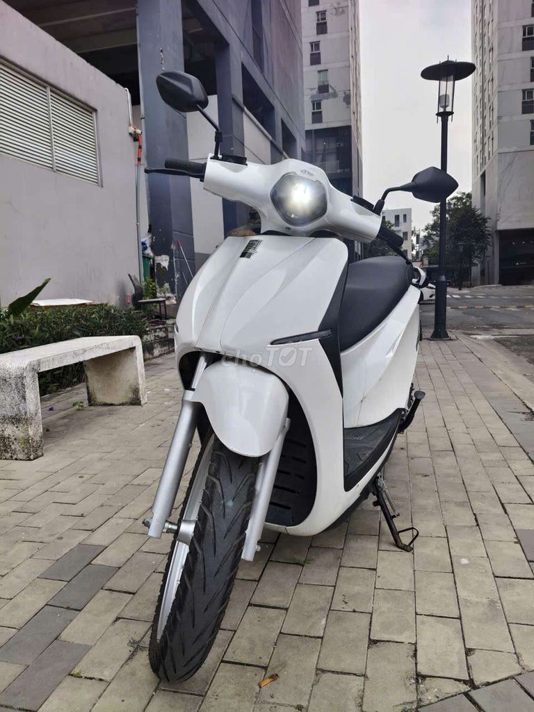 Xe máy điện DATBIKE QUANTUM S3 2025 Trắng. Mua bán Xe điện tại Quận Tân Phú Tp Hồ Chí Minh được đăng bởi Ivy Trần hình 1