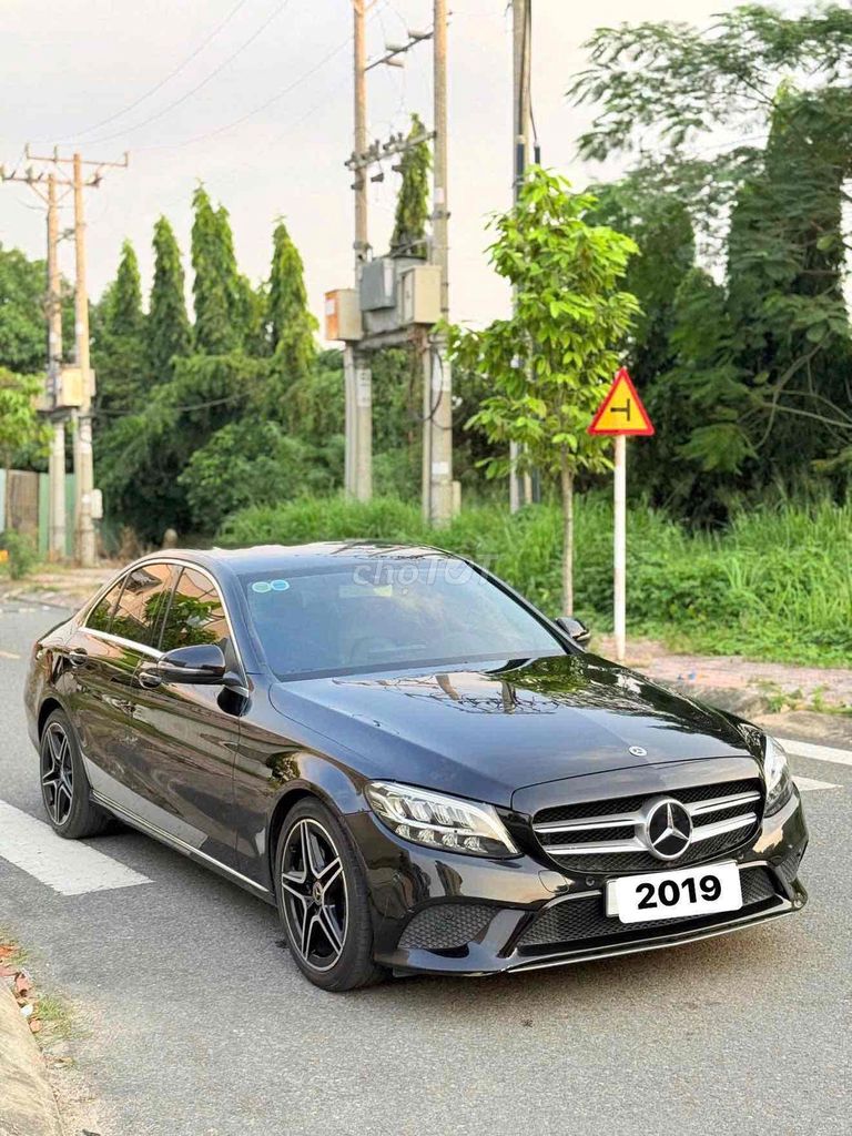 Mercedes Benz C200 Facelift Sản xuất 2019 Mẫu mới. Mua bán Ô tô tại Thành phố Dĩ An Bình Dương được đăng bởi Nguyễn Sơn Auto hình 2