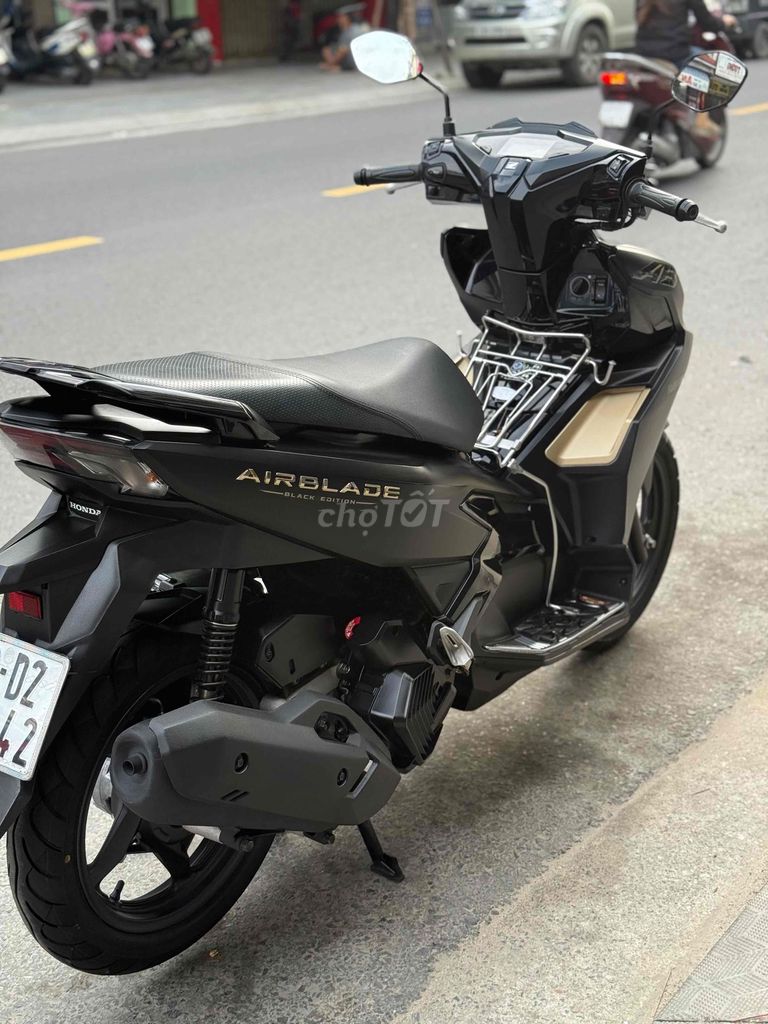 Honda Air Blade Bản đặc biệt Đen nhám. Mua bán Xe máy tại Quận Thanh Khê Đà Nẵng được đăng bởi Cửa Hàng Xe Máy Lê Được hình 2