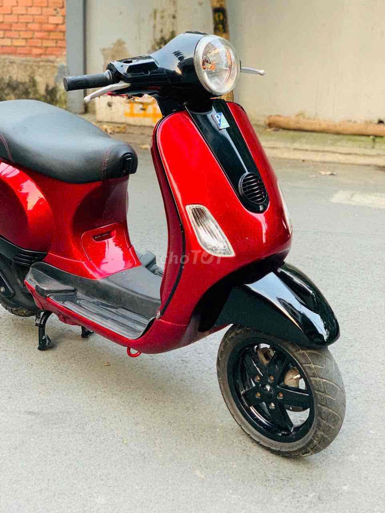PIAGGIO VESPA 125cc - ĐK 2010 - HỖ TRỢ GÓP. Mua bán Xe máy tại Quận Gò Vấp Tp Hồ Chí Minh được đăng bởi CẦM ĐỒ NĂM LINH hình 2