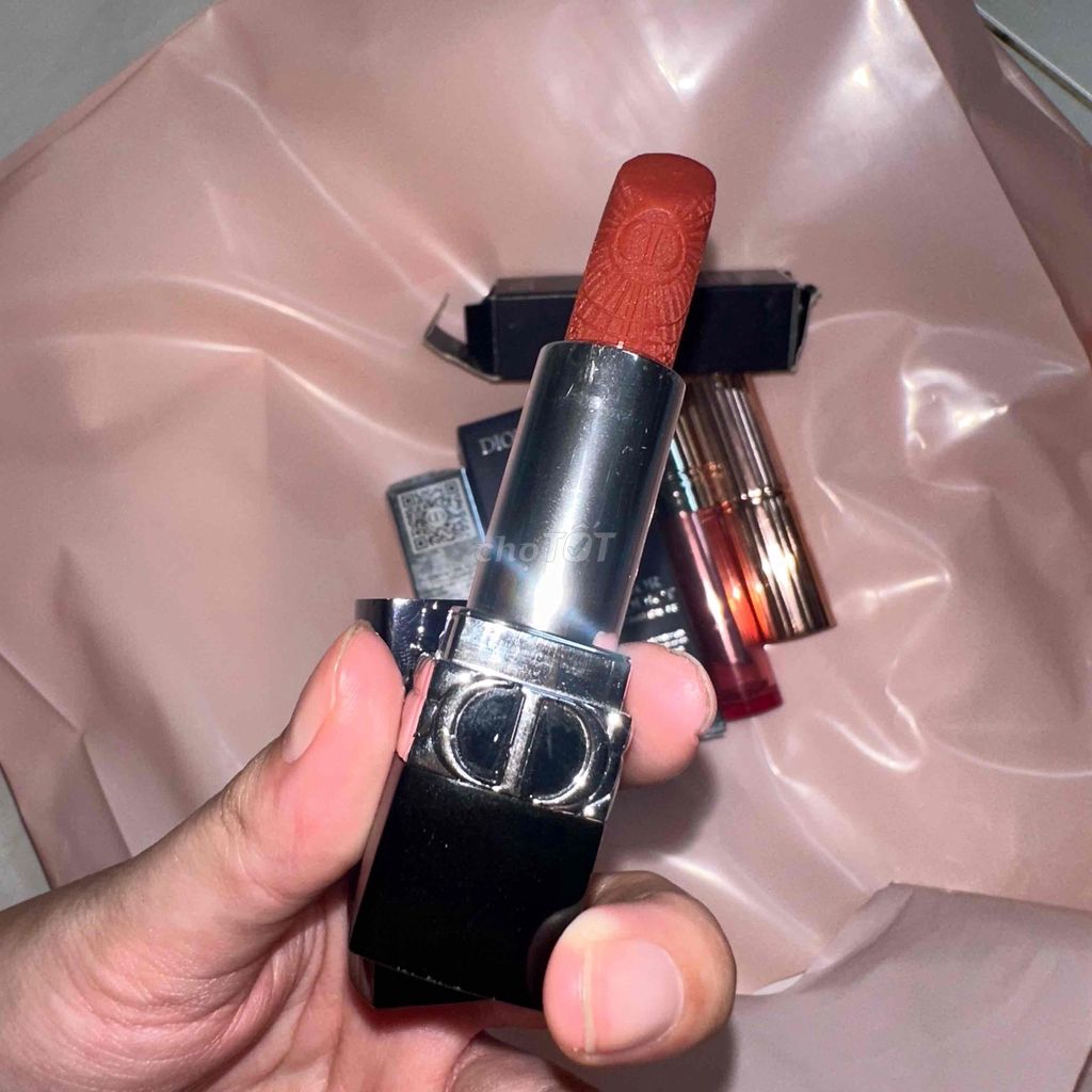 Son Dior 228 Mythique Đỏ đất Nữ Chạm khắc. Mua bán Phụ kiện thời trang khác tại Quận 7 Tp Hồ Chí Minh được đăng bởi Hà Thu hình 1