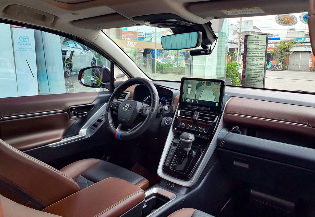 Innova Cross HEV 2024 - 5702 km -980 THƯƠNG LƯỢNG. Mua bán Ô tô tại Huyện Bình Chánh Tp Hồ Chí Minh được đăng bởi TRANGTRAN TOYOTA AN THÀNH hình 9