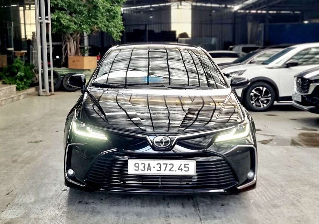 Toyota Altis 1.8V sx 2022 lướt 2,3 cực đẹp, ht góp