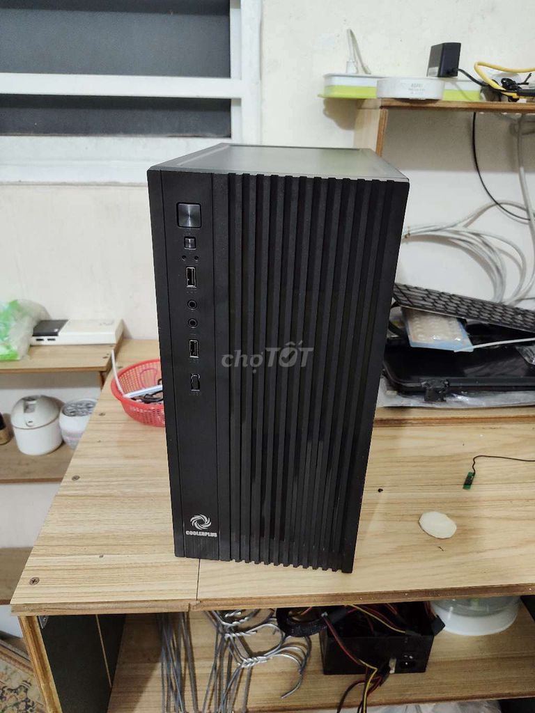 Thua đá gà online nên bán nhanh dàn máy khủng tn