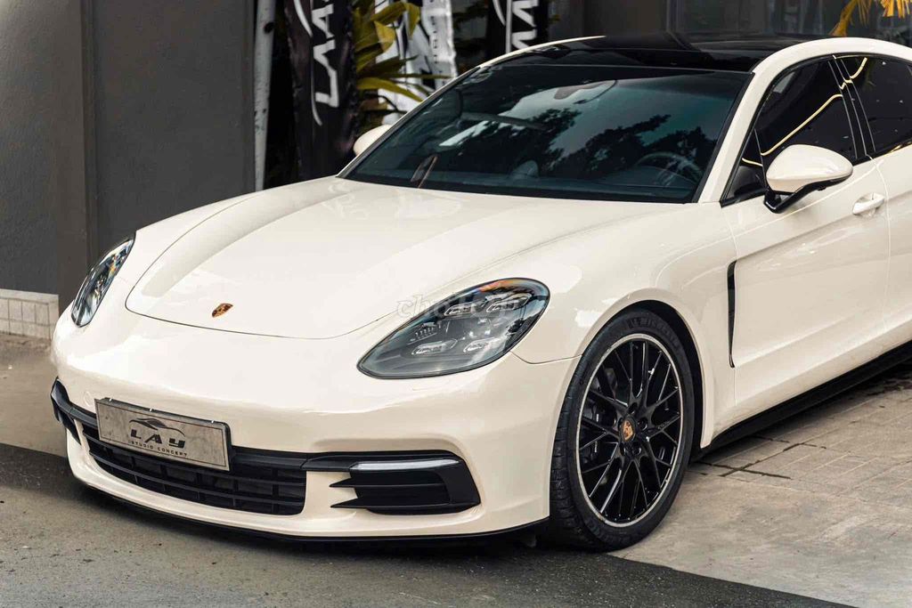 Porsche Panamera 2018 - Odo 7v5 Km . Giá : 3ty3xx. Mua bán Ô tô tại Quận 10 Tp Hồ Chí Minh được đăng bởi Thái LA Auto hình 4