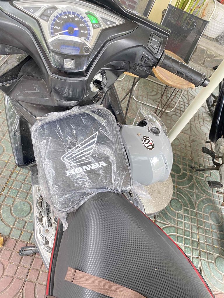 Ghế Ngồi em bé, Honda Air Blade Đen. Mua bán Mẹ và bé tại Huyện Tiểu Cần Trà Vinh được đăng bởi Mr Duy Nguyễn hình 1