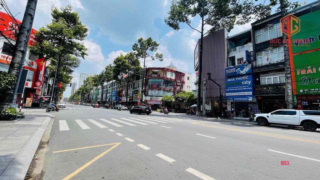 Cho thuê nhà mặt tiền 1 trệt 3 lầu 7PN đường Võ Thị Sáu –