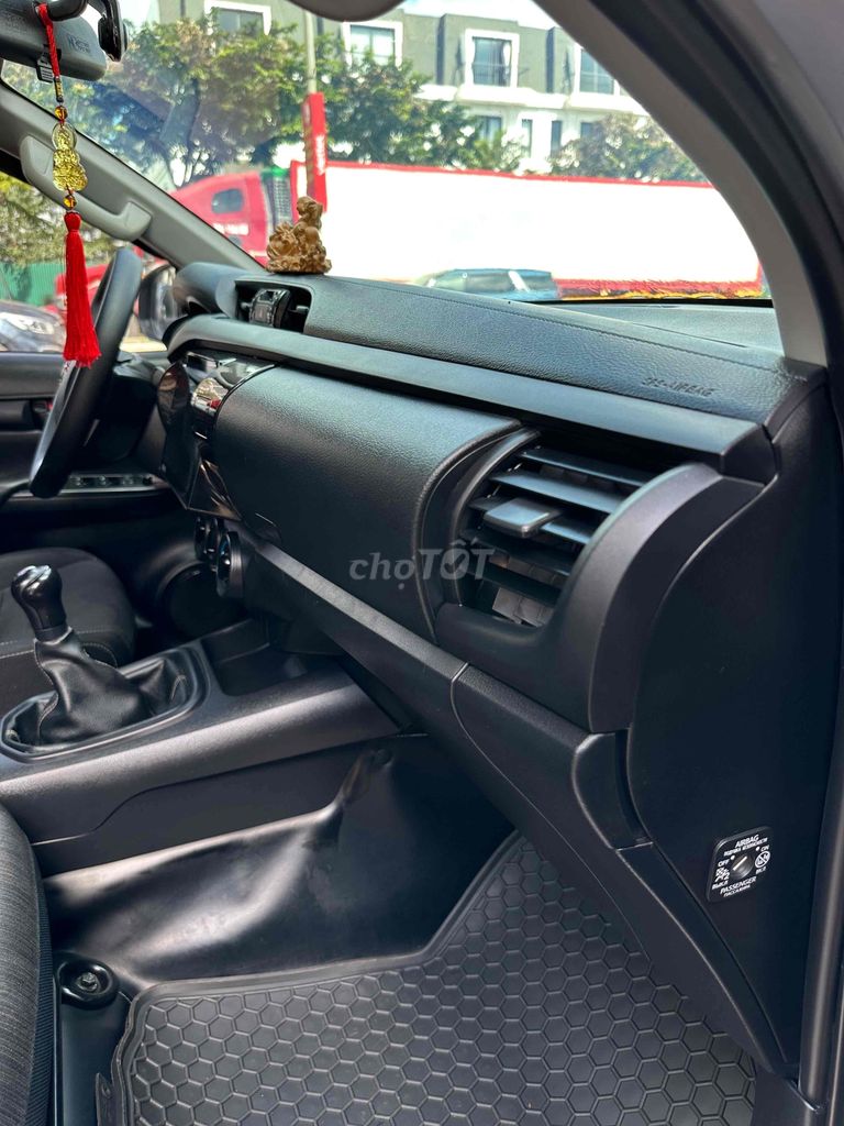 Hilux 2016 2.4E 4x2 MT - Hàng đẹp hiếm có. Mua bán Ô tô tại Thành phố Buôn Ma Thuột Đắk Lắk được đăng bởi Trương Thanh hình 8