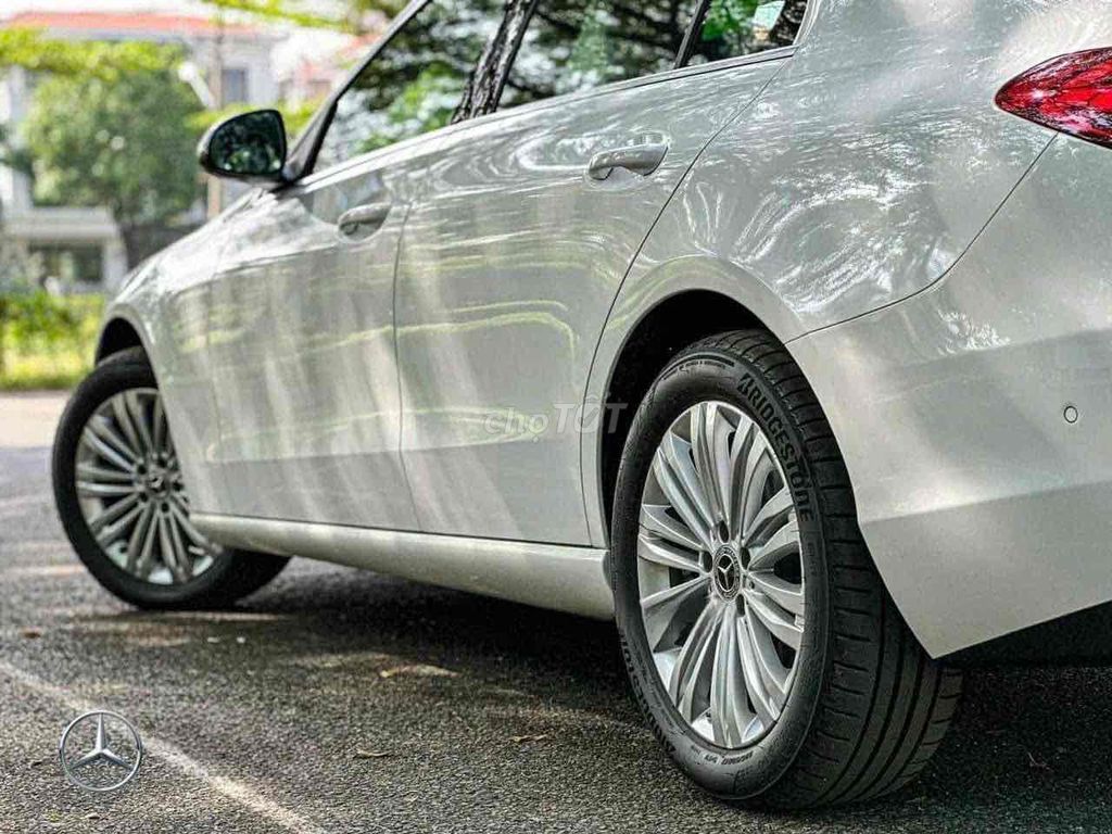 Mercedes Benz C Class 2025 C200 Avantgarde - 25 km. Mua bán Ô tô tại Quận Bình Thạnh Tp Hồ Chí Minh được đăng bởi Hùng Mercedes Haxaco Hàng Xanh hình 3