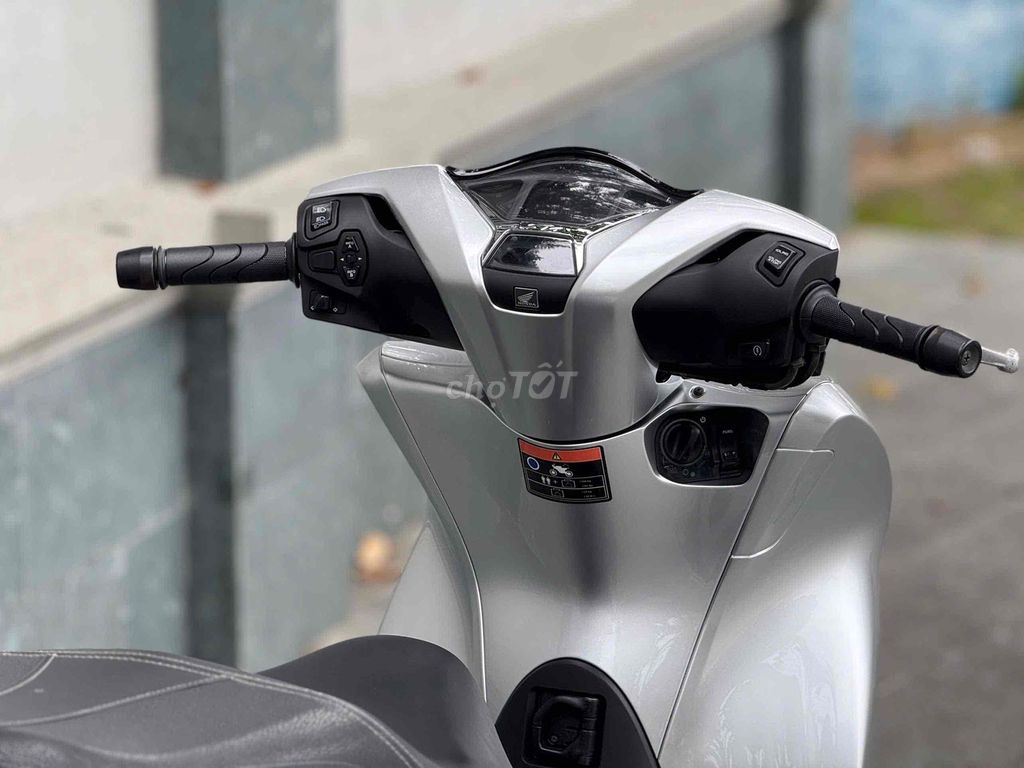 SH 150i ĐK CUỐI 2021 Mix BẠC POSCHE. Mua bán Xe máy tại Thành phố Thủ Đức Tp Hồ Chí Minh được đăng bởi Vũ Vũ hình 8