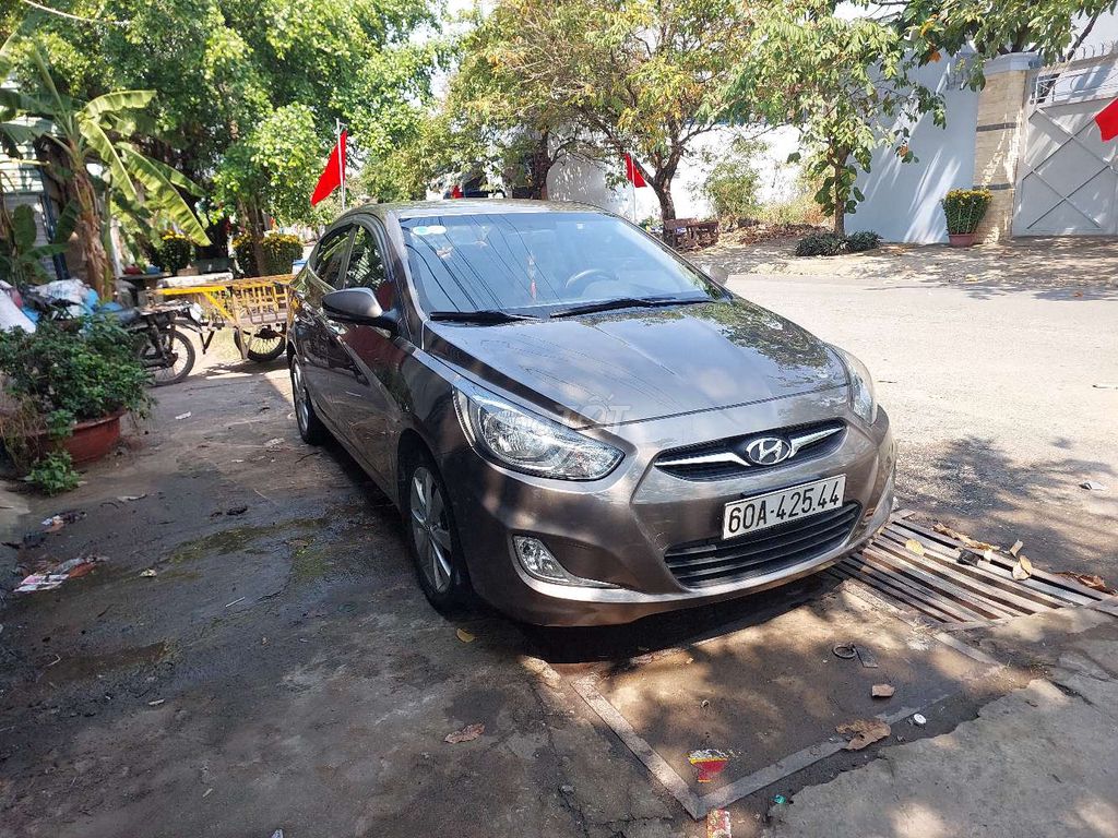vuchung1 bán xe Sedan HYUNDAI Accent 2011 màu Đỏ giá 390 triệu ở Hà Nội