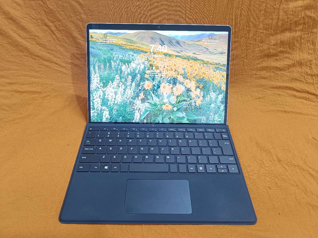 Microsoft Surface Pro 8 i5 8GB/256GB giá rẻ. Mua bán Laptop tại Quận Đống Đa Hà Nội được đăng bởi Đinh Văn Thọ hình 1