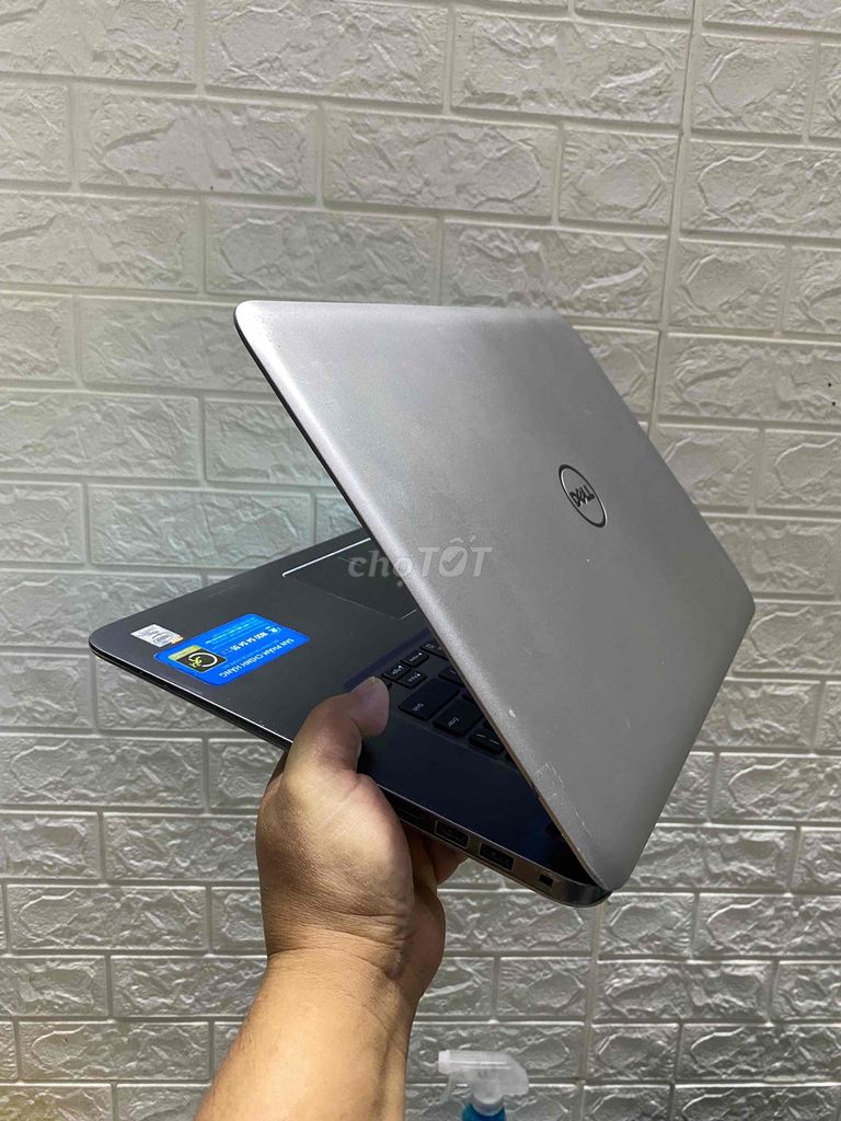 Dell Inspiron 7548 core i5 5200U RAM 8GB SSD 128GB