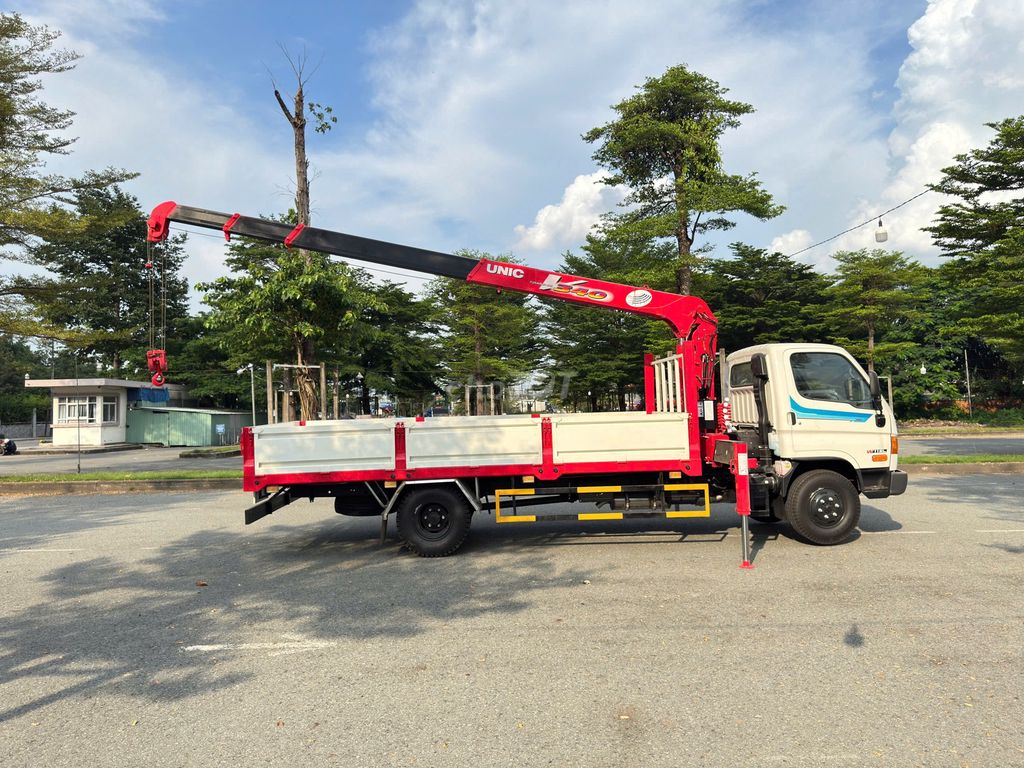 Xe Tải Hyundai Mighty W11SL Cẩu Unic 3T, Thùng 5 m. Mua bán Xe tải, xe ben tại Thành phố Thuận An Bình Dương được đăng bởi Ngọc Minh hình 3