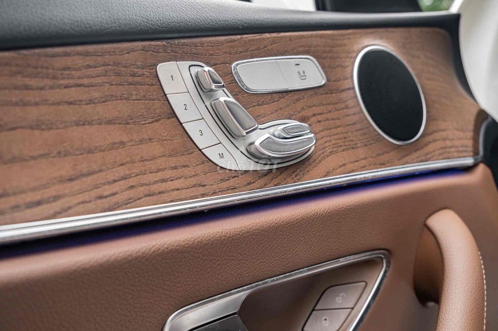 LONG ANH AUTO về Mercedes E200 model 2018. Mua bán Ô tô tại Quận 7 Tp Hồ Chí Minh được đăng bởi LongAnh AuTo  hình 13