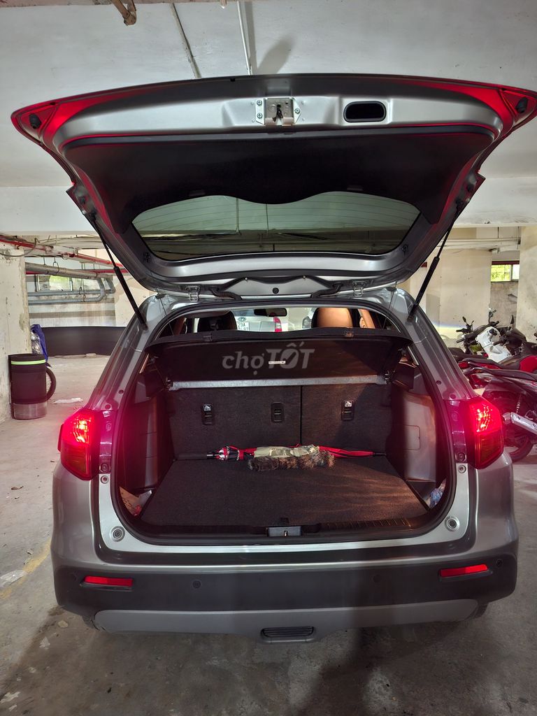 Suzuki Vitara 2016 Xám 38000 km. Mua bán Ô tô tại Quận Cầu Giấy Hà Nội được đăng bởi Ngọc Long hình 3