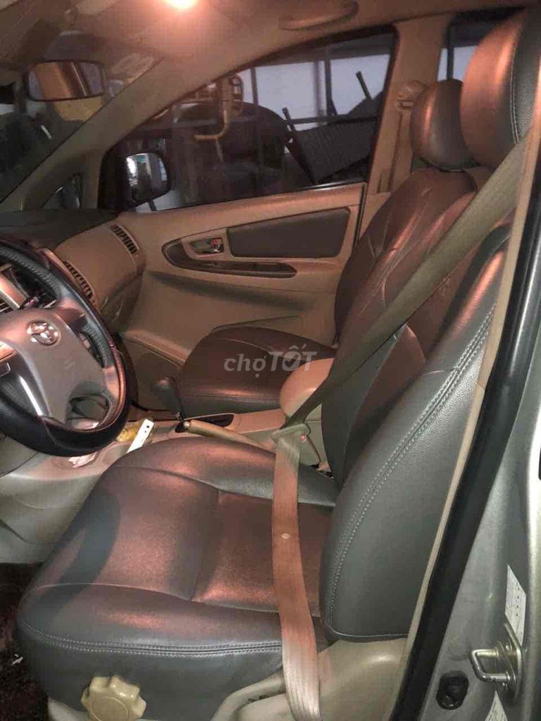 Toyota Innova Bạc 7 chỗ. Mua bán Ô tô tại Huyện Định Quán Đồng Nai được đăng bởi Nguyễn chí Trung hình 3
