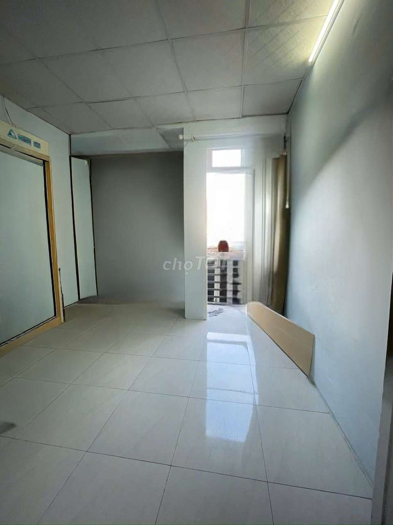 Аренда · 3 комн. · 32 м² · Quận 7, ул. Đường Lâm Văn Bền