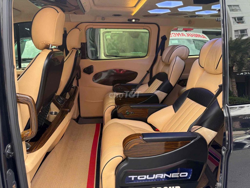 Tourneo Limousine Gói Độ Cao Cấp Xe Tại Hãng Ford. Mua bán Ô tô tại Quận Tân Bình Tp Hồ Chí Minh được đăng bởi FORD PHỔ QUANG XE CŨ hình 2