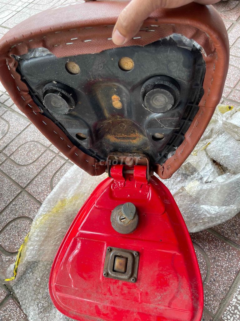 Bình xăng ,yên thay da mới ,tất cả như hình. Mua bán Phụ tùng xe tại Huyện Cái Bè Tiền Giang được đăng bởi thành tâm hình 2