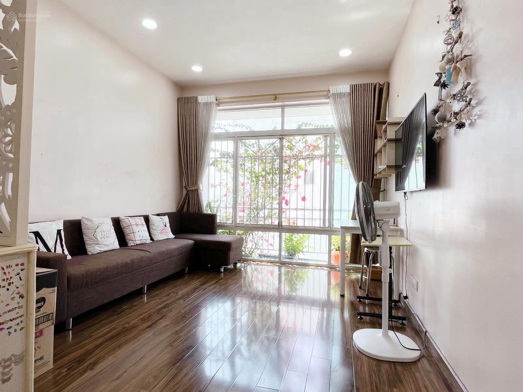 Аренда · 2 комн. · 74 м² · Quận 5, ул. Tản Đà