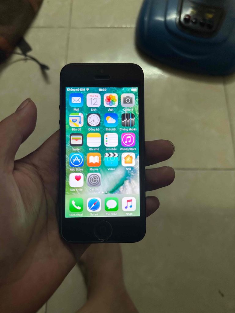 iPhone 5 Lock 16GB Đen Nhật. Mua bán Điện thoại tại Quận Đống Đa Hà Nội được đăng bởi TLe  hình 1