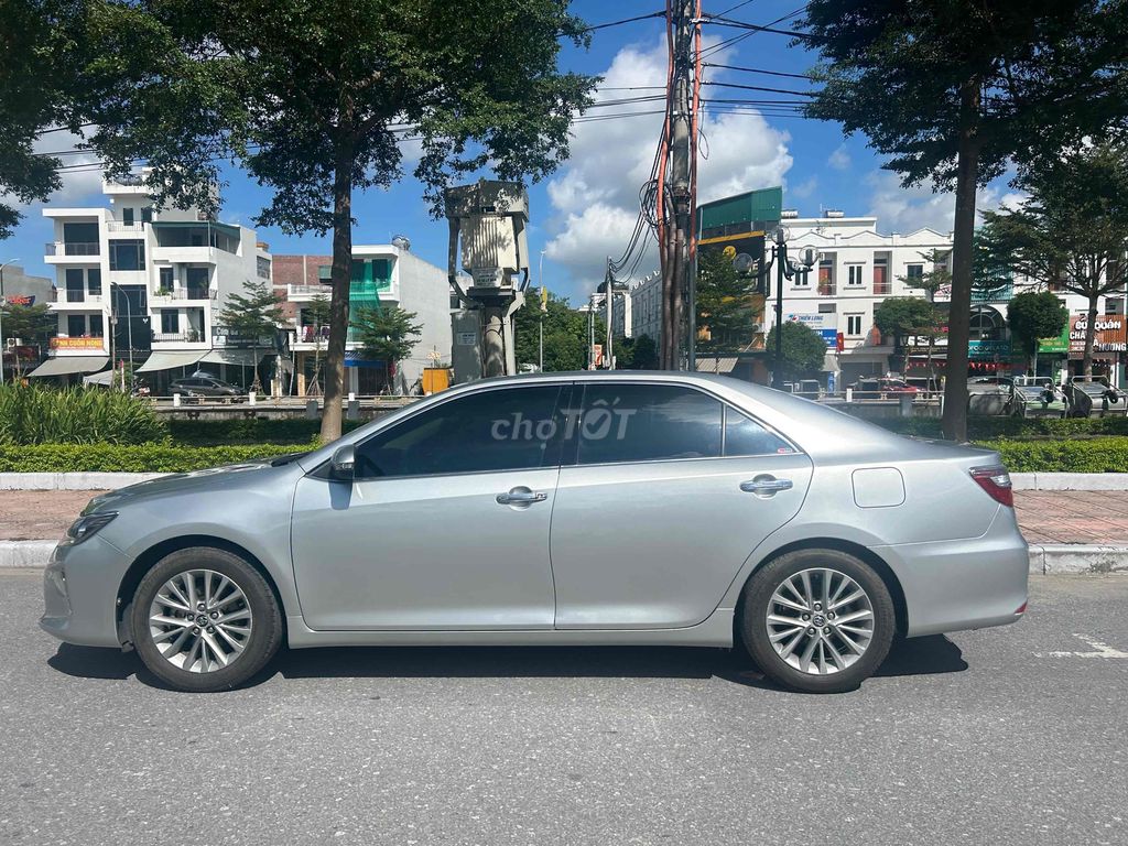 Toyota Camry 2019 2.5Q - 69999 km. Mua bán Ô tô tại Huyện Đông Hưng Thái Bình được đăng bởi Phamquangngoc hình 4