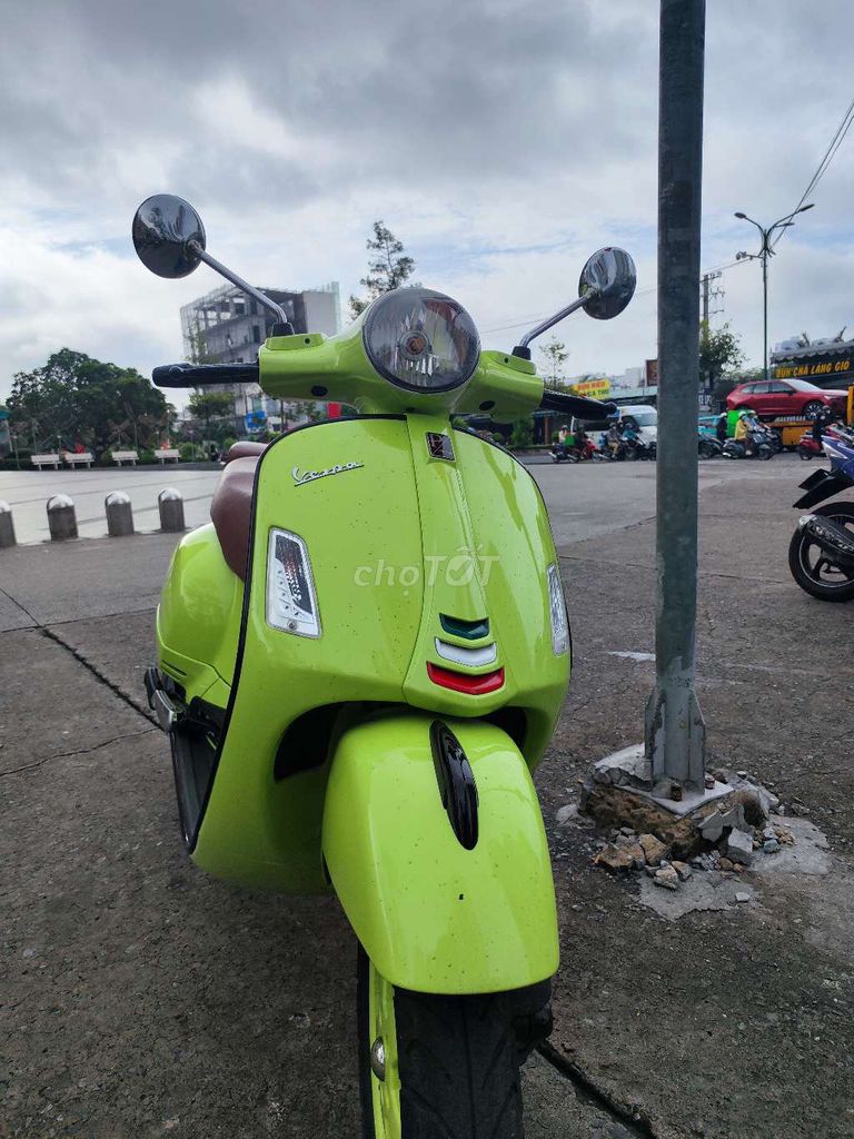 Vespa Ý - GTS 250cc máy êm mạnh mẽ. Mua bán Xe máy tại Quận 7 Tp Hồ Chí Minh được đăng bởi Nguyễn  Hoài Nam hình 2