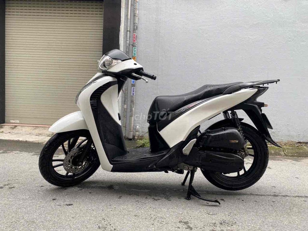 Honda sh chính chủ đời cao zin đẹp mê ly. Mua bán Xe máy tại Quận Hồng Bàng Hải Phòng được đăng bởi Ly  hình 2