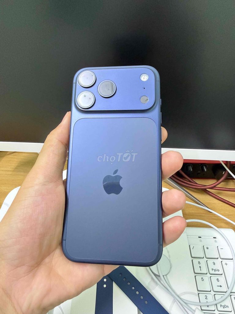 IPHONE 17PROMAX 256GB FULL BOX BH 03/2027 NHƯ MỚI. Mua bán Điện thoại tại Thành phố Vĩnh Long Vĩnh Long được đăng bởi Trọng hình 1